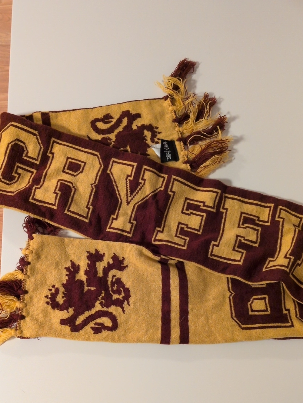 NWOT Harry Potter Gryffindor Scarf